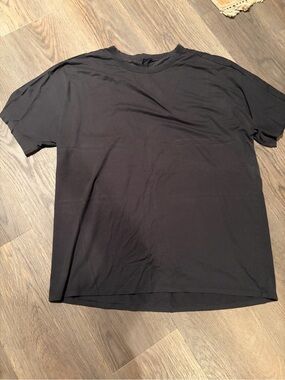 lululemon athletica Men's Black Short Sleeve Crew Tee